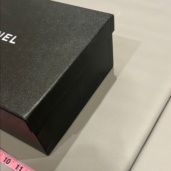 Chanel Black Box - Picture 3 of 4